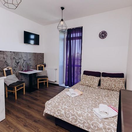 Нові Apartments Біля Жд Вокзалу Iwano-Frankiwsk Exterior foto